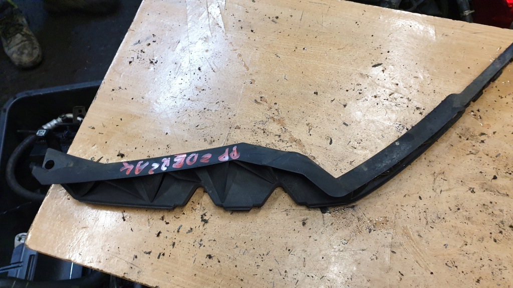 фото №1, Skoda octavia ii направляющая бампера правый перед