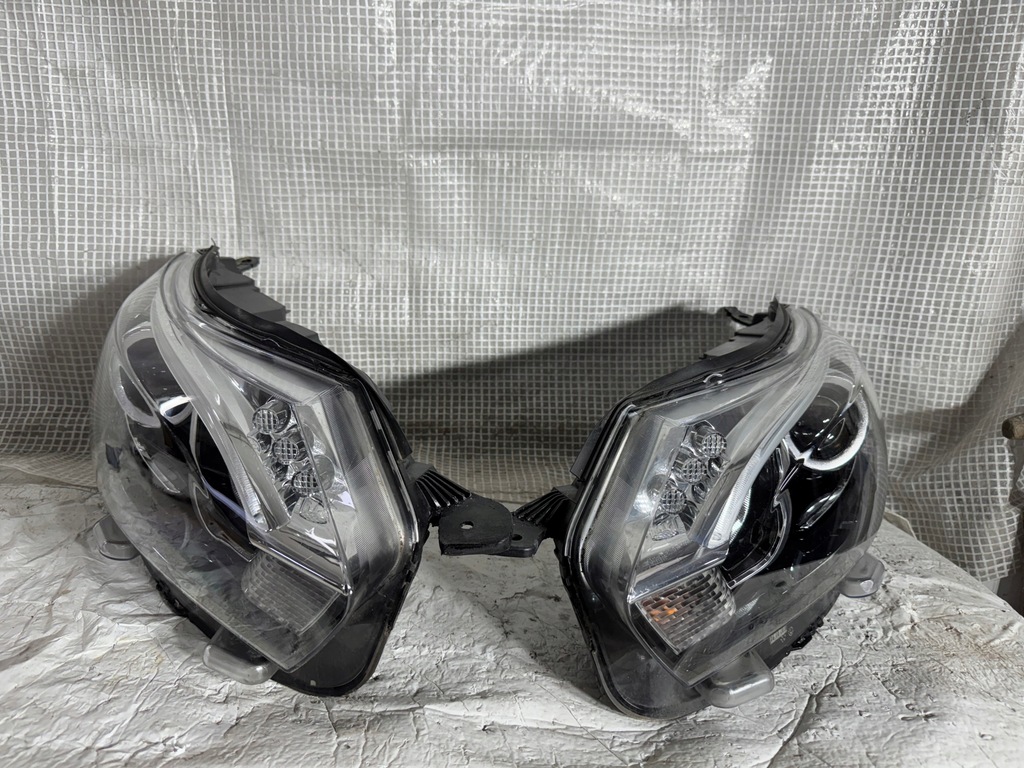 фото №1, Toyota proace левая правая лампа ксенон