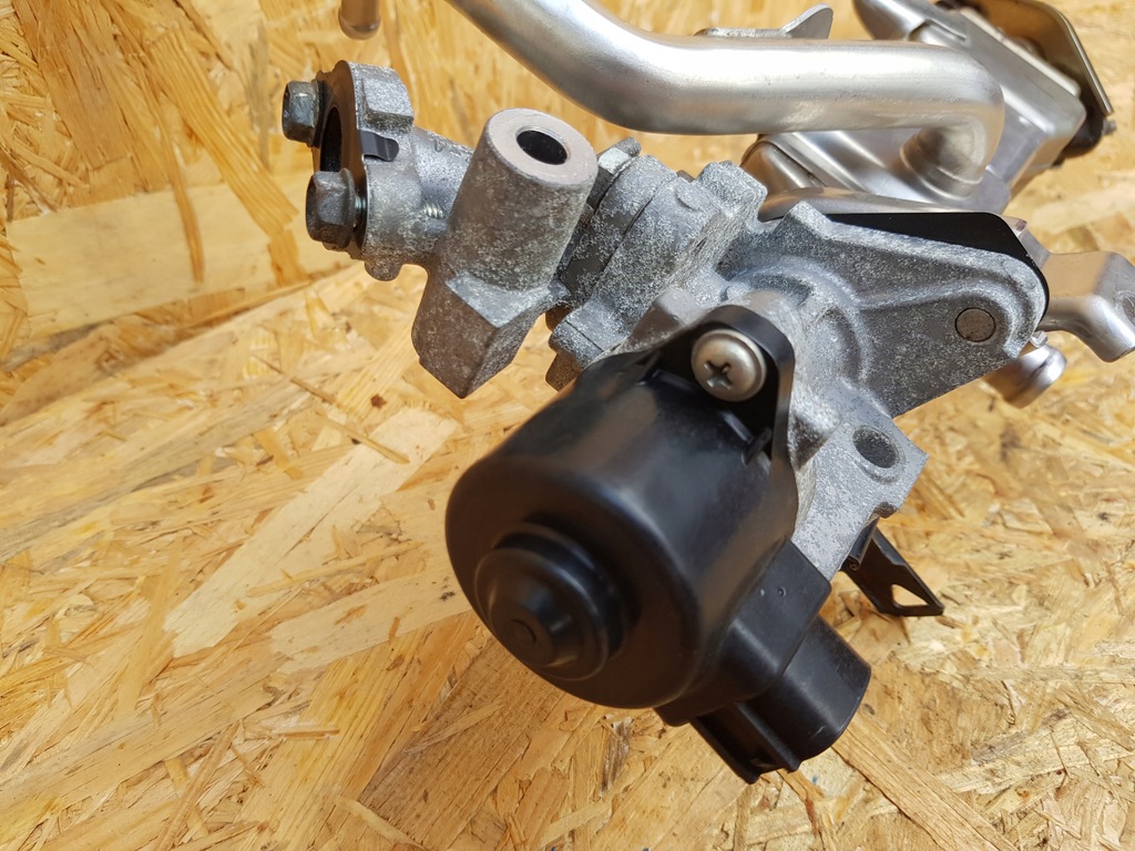 фото №8, Клапан egr радиатор выхлопных газов toyota auris i lift 1.8 hybrid