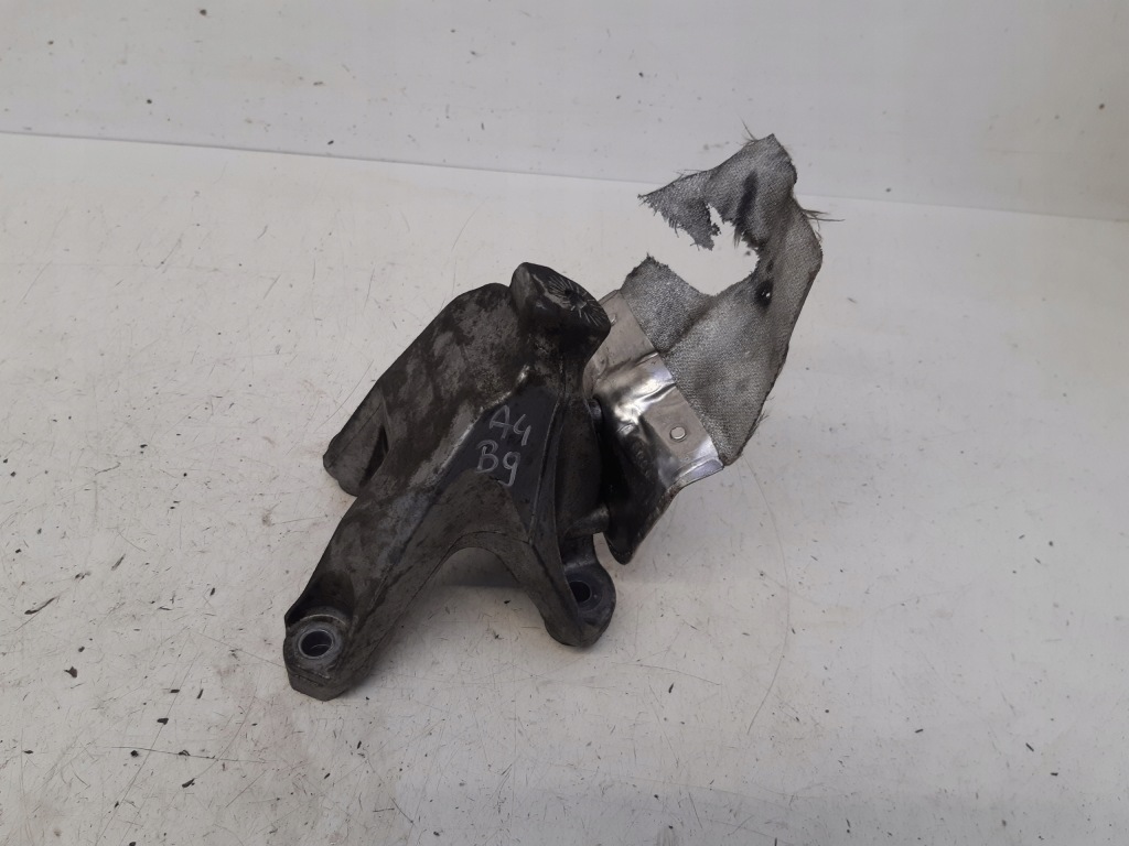 Купить Кронштейн двигателя 8w0199307h audi a4 b9