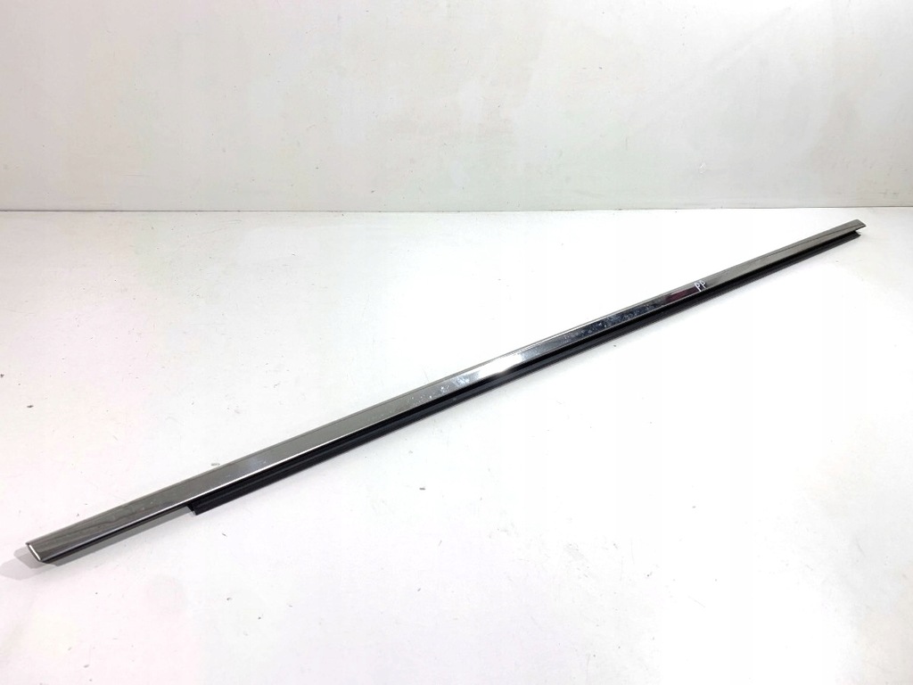 фото №2, Молдинг уплотнитель перед правый renault clio v