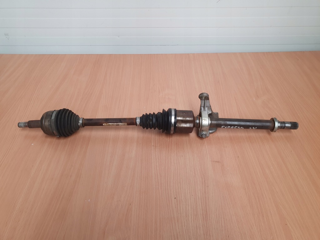 Привідний вал перед права renault express 1.5 blue dci 391009795r Зі Шроту