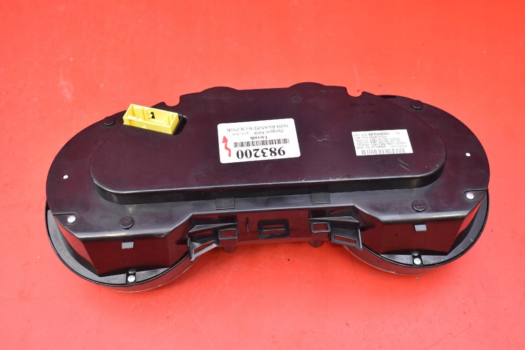 Панель приборів європа  9805232380 peugeot 3008 1 1 1.6 e-hdi 115 km рестайлінг  13-16 в Україні