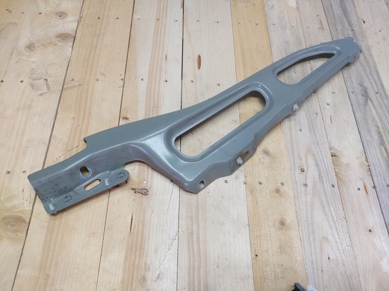 фото №1, Renault grand scenic iv кронштейн крила праве