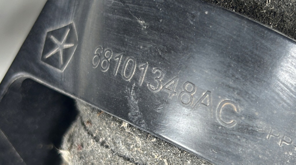 Lancia thema ii 11- 3.0 crd шланг труба повітря 68101348ac Оригінал