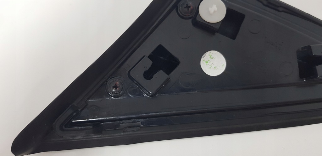 фото №7, Hyundai i40 треугольник заглушка крыла правая 86190-3z000