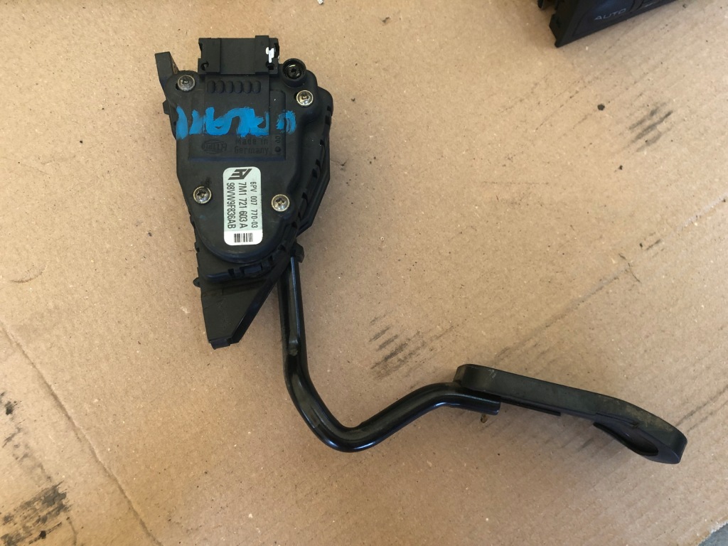 фото №1, Педаль потенциометр газа ford galaxy 95-00 1.9