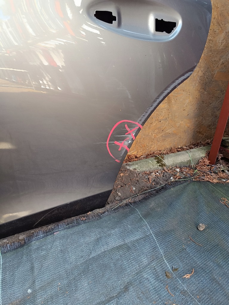 Дверь левый задний lexus es 2018- Цена