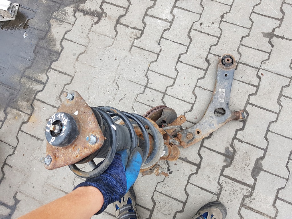 фото №5, Hyundai ix35 10-13r 1.7 crdi амортизатор поворотный кулак правая перед