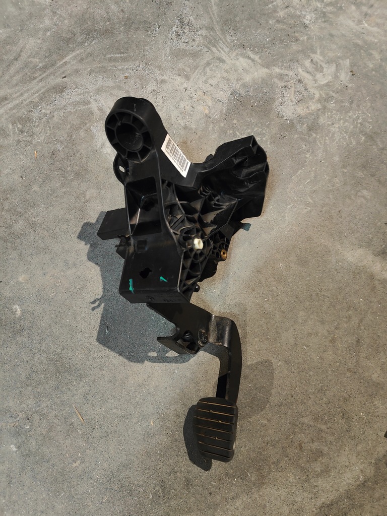 фото №1, Педаль сцепления opel vivaro b renault trafic iii 93459472 465033911r