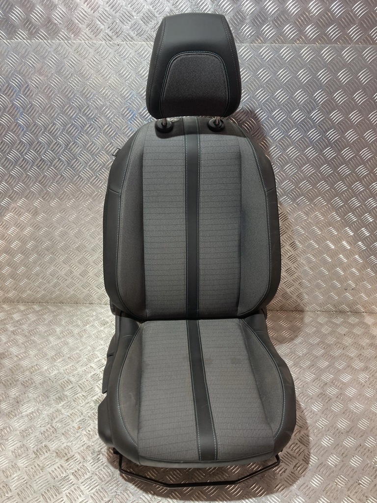 фото №1, Сиденье правый перед peugeot 208 ii 19-