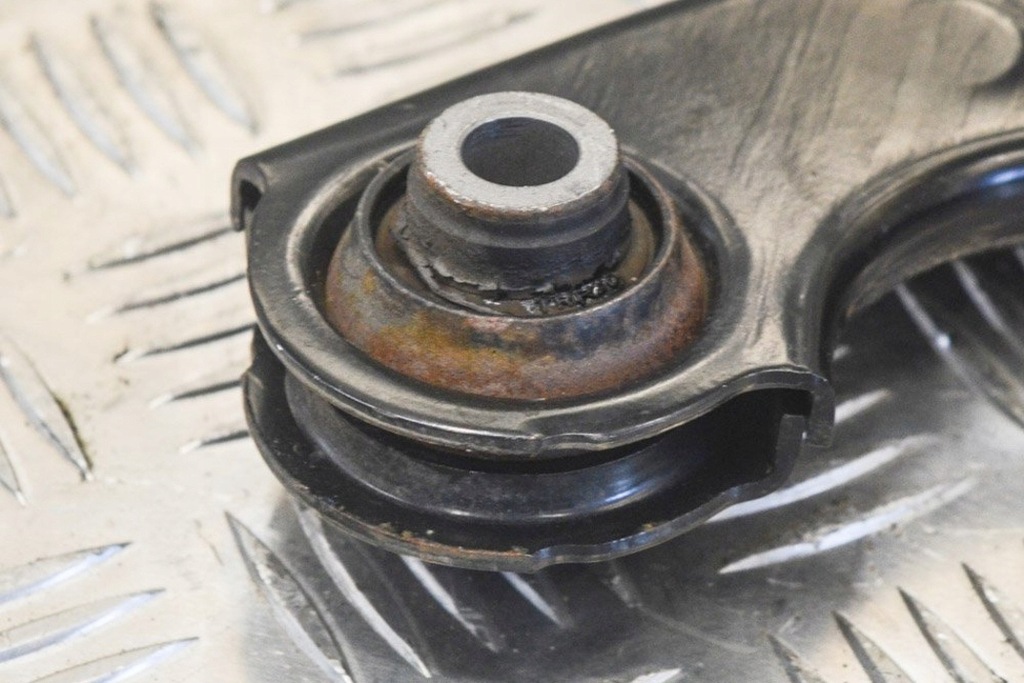 фото №5, Toyota c-hr ax10 1.8 hybrid задній правий важіль 90kw 2020