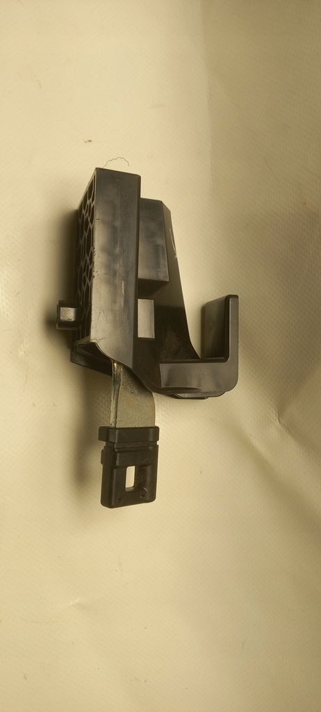 фото №1, Направляющая поперечина правый задняя kombi vw passat b8 3g9857781a