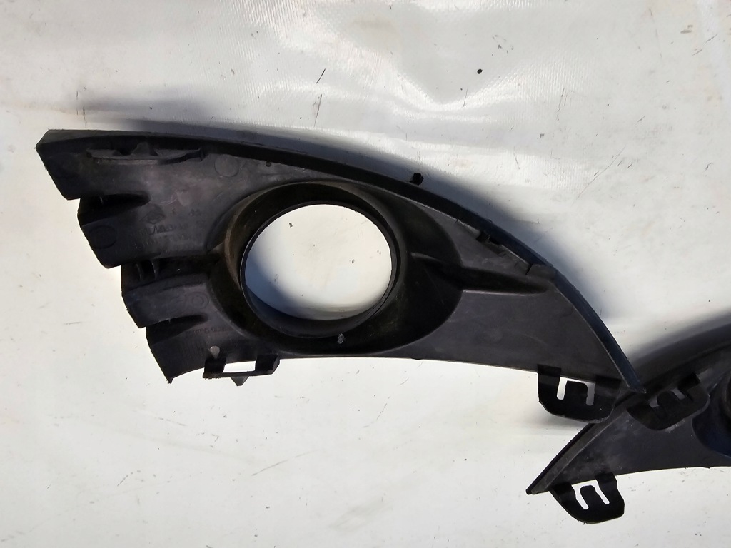 Решётка бампера левая правый  перед renault scenic 2 рестайлинг  2006-2009 Доставка