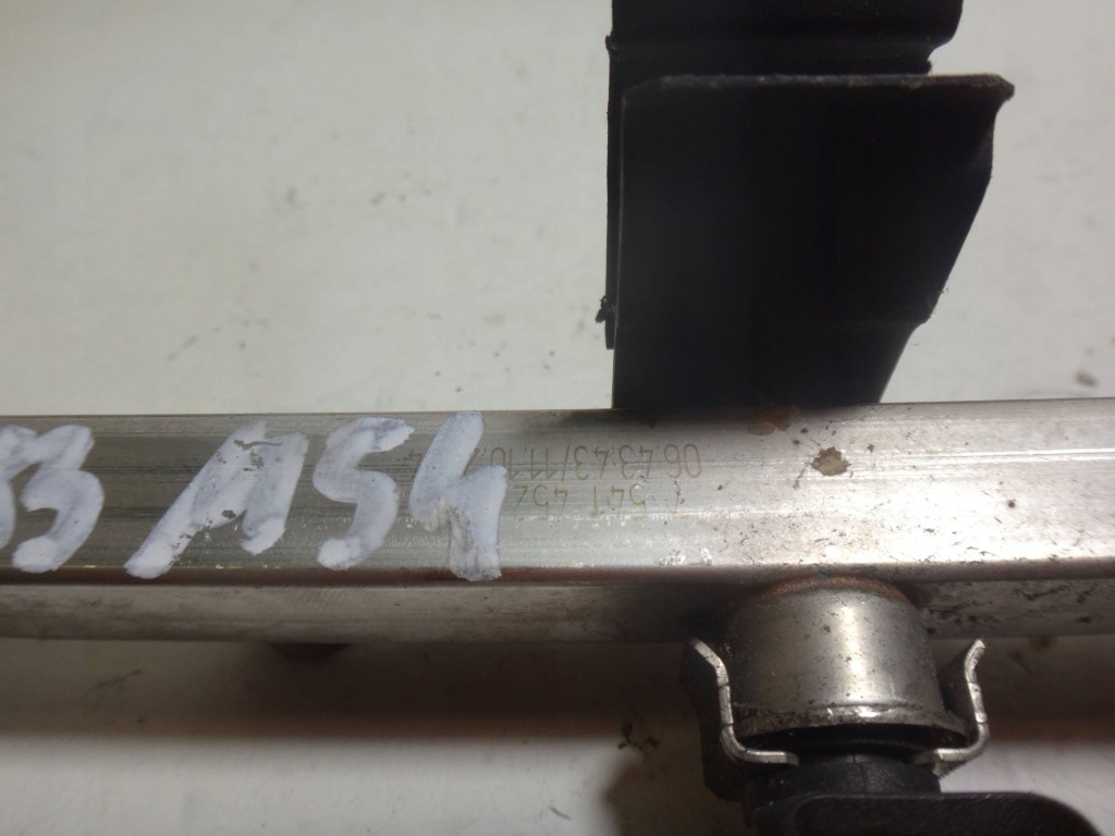 Молдинг впрыскная форсунки bmw e46 e39 e83 2.5 i m54 7541452 Недорого