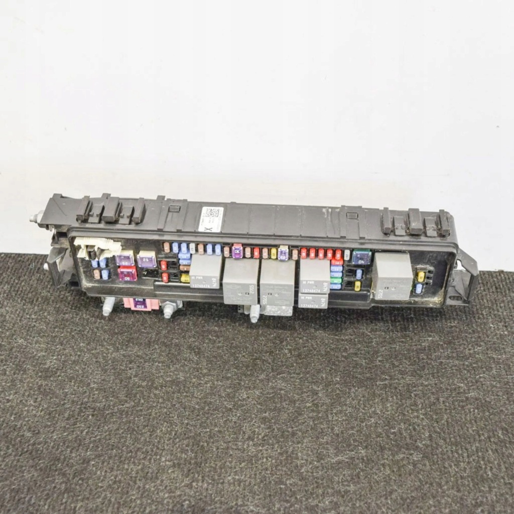 Tesla model x 2016 рамка / модуль запобіжників Ціна