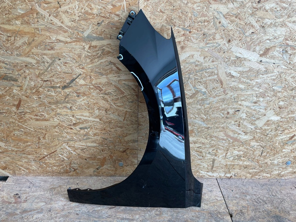 фото №1, Audi оригинальный номер 82a821105 крыло