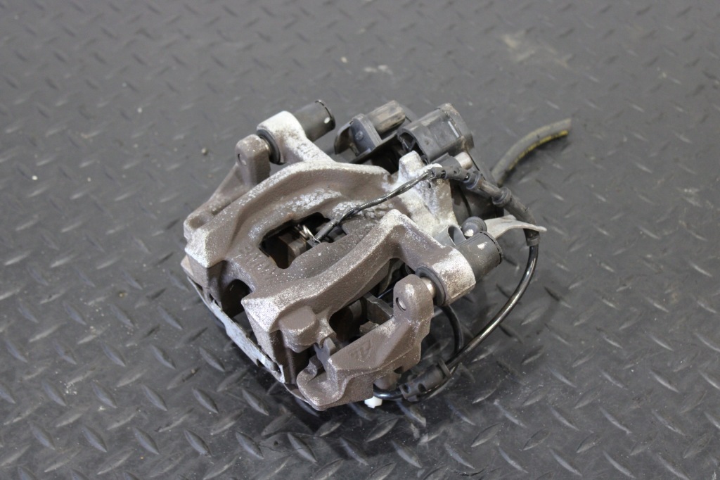 фото №1, Суппорт тормозной правый задняя 6892606 bmw 2 f45 active tourer lift