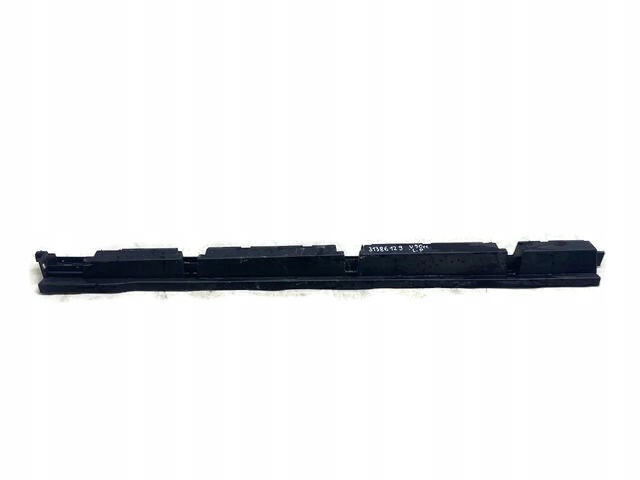 Купити Volvo v90 cc кронштейн накладки порогові ліве 31386129