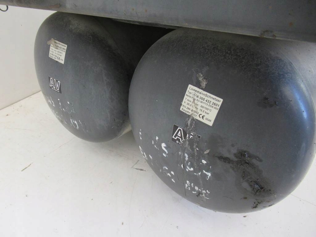 фото №5, Основание аккумуляторов mercedes-benz actros 2044