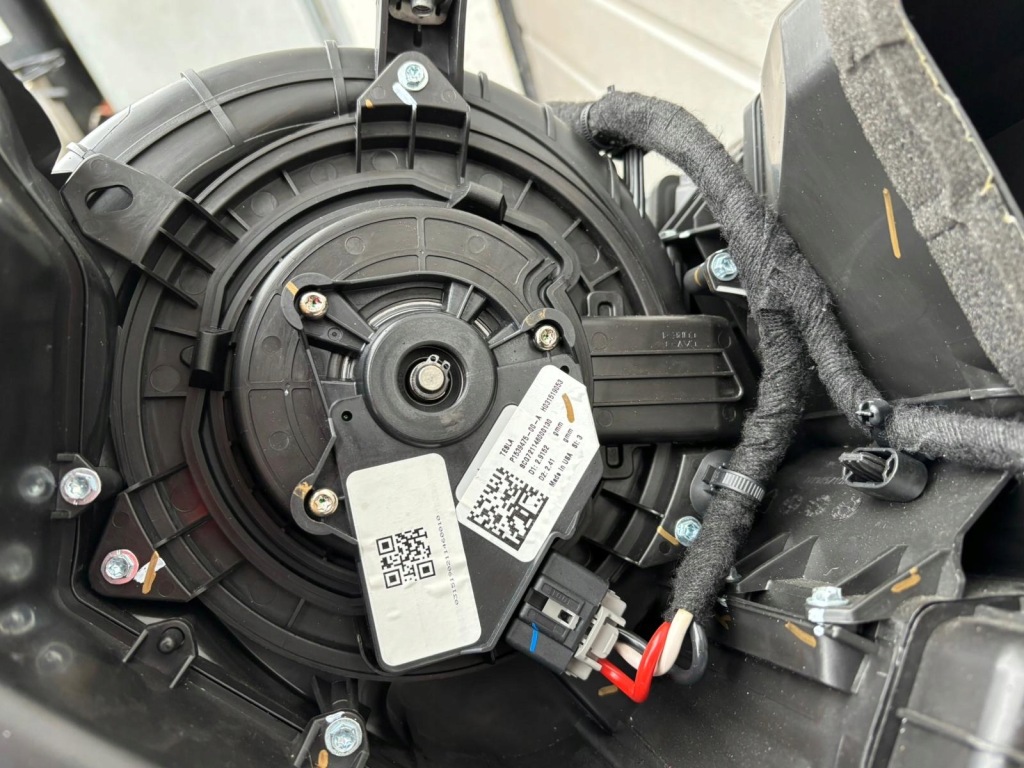 фото №6, Tesla model 3 s plaid 2021r. отопитель комплектная ideał eu. 1688888-96-b