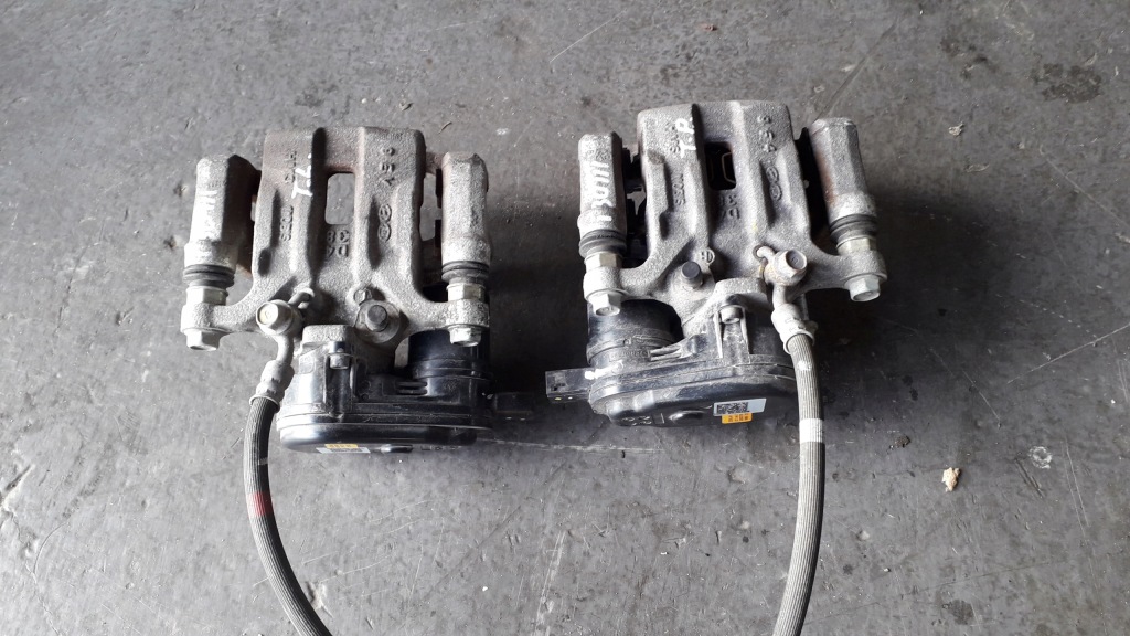 фото №1, Hyundai i30 iii 2017- супорт гальмівний задня elektry