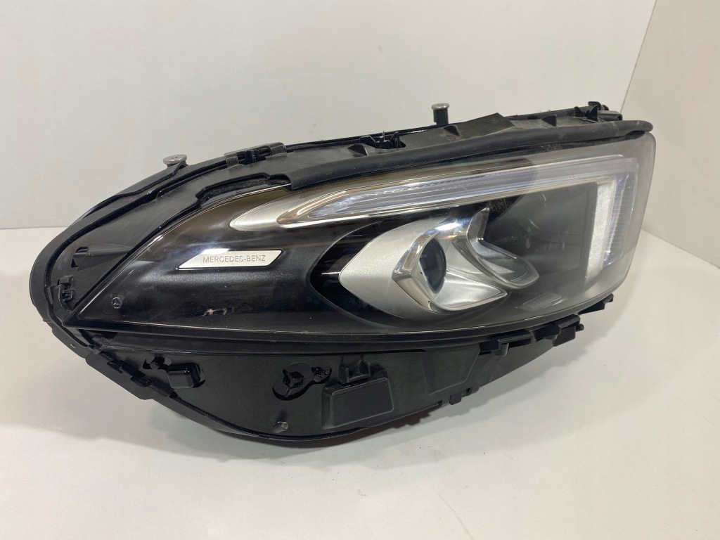 Mercedes a klasa 177 perrformance led правый перед в Украине