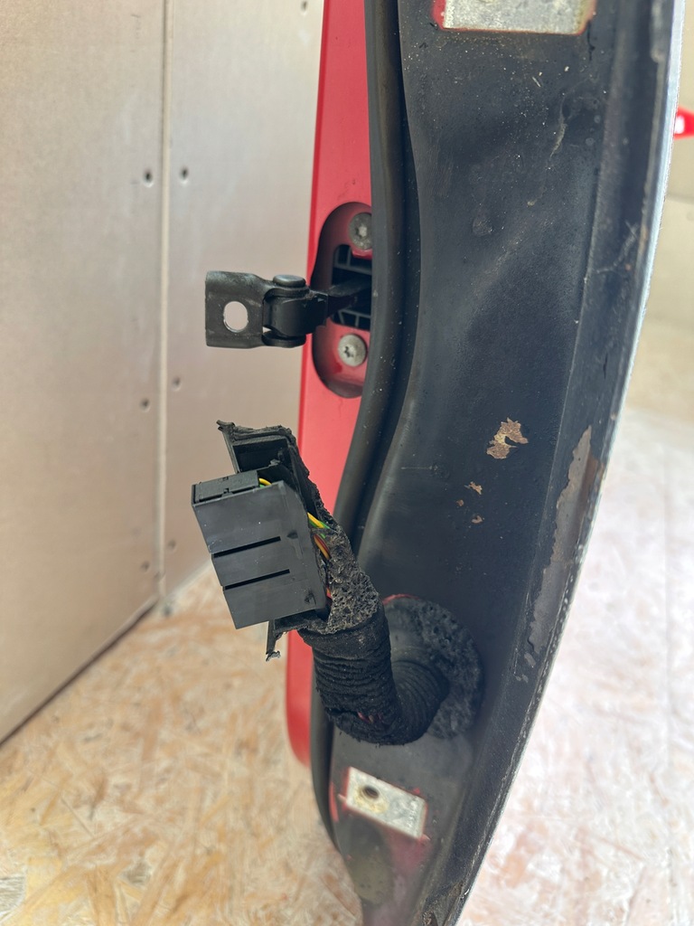 фото №8, Skoda octavia iii 3 rs vrs sedan 2018 - дверь передние перед левая водитель