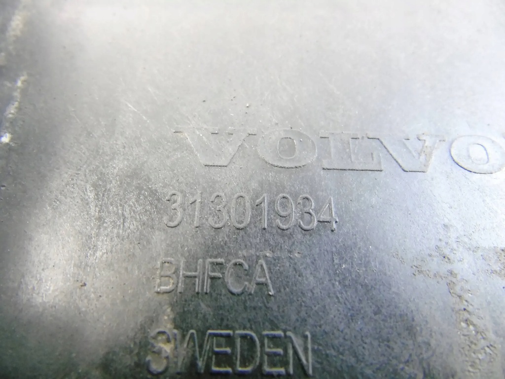 фото №5, Основание аккумулятор volvo v40 ii 31301934