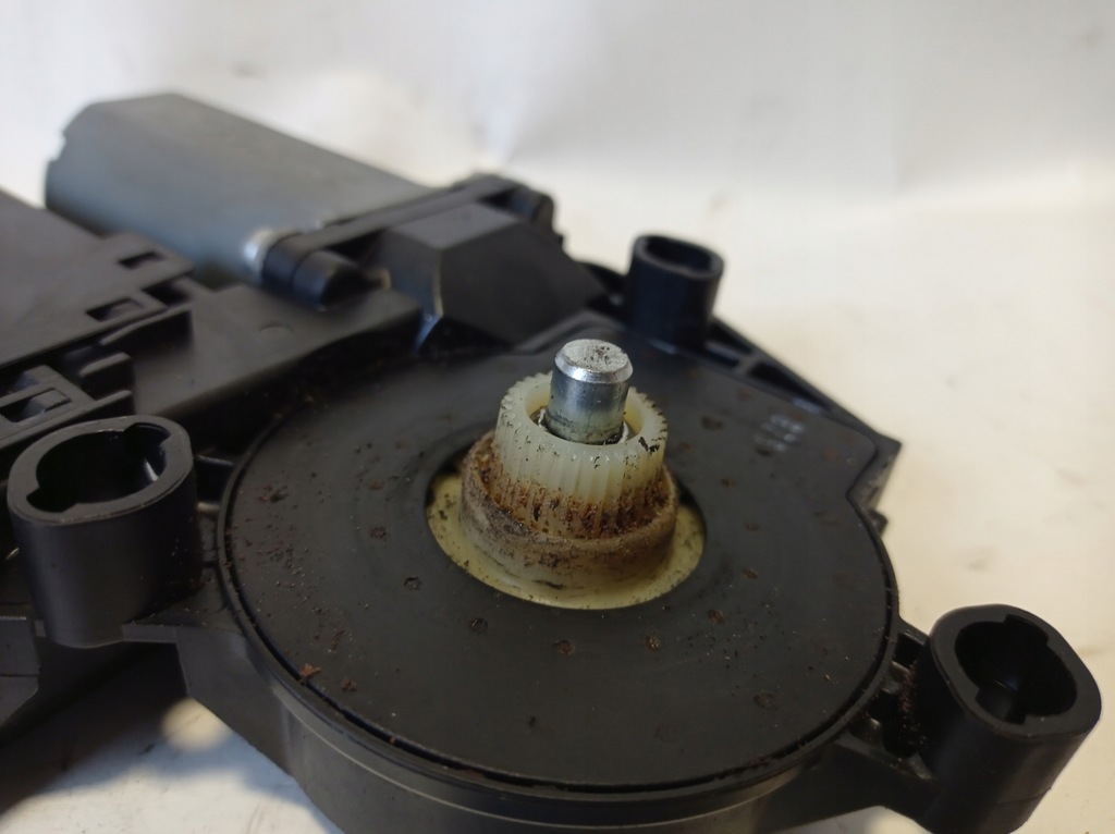 фото №6, Моторчик стекло правый перед audi a4 b7 8h2959802d