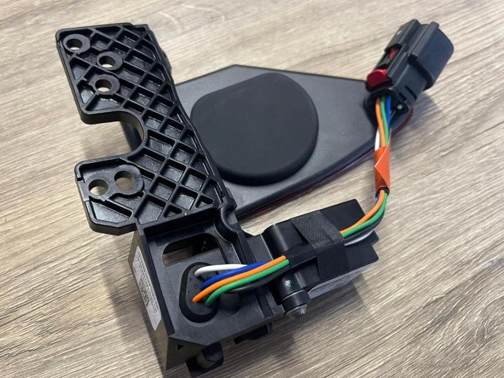 фото №8, Кришка роз'єм port штекер відбиваюча заряджання 1061930-00-d tesla s x