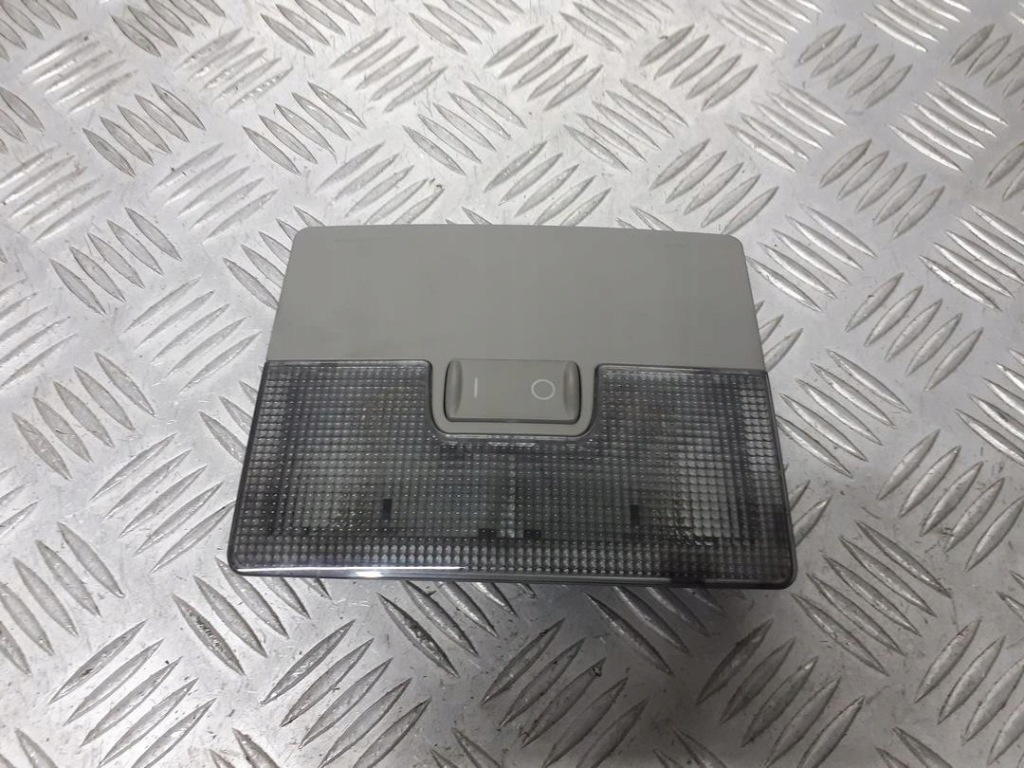 фото №1, Освещение кабины перед audi a6 c5 4b0947105