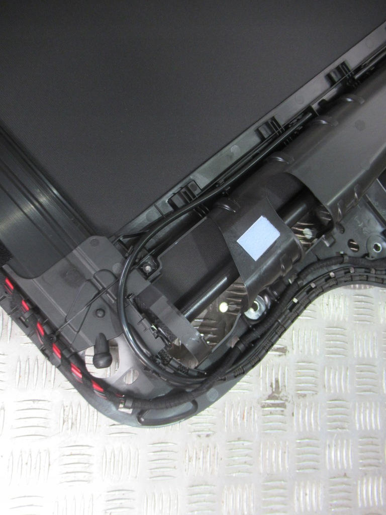 фото №7, Maserati levante люк комплект 06702661380