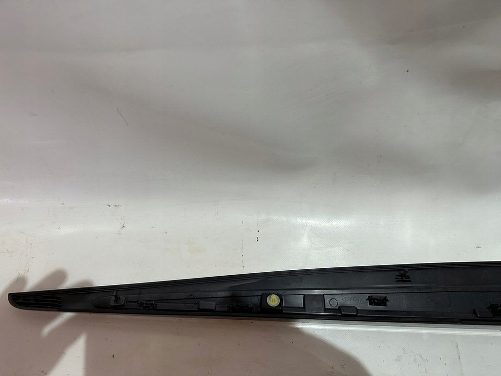 фото №5, Молдинг правая дверь toyota yaris 75731-0d200