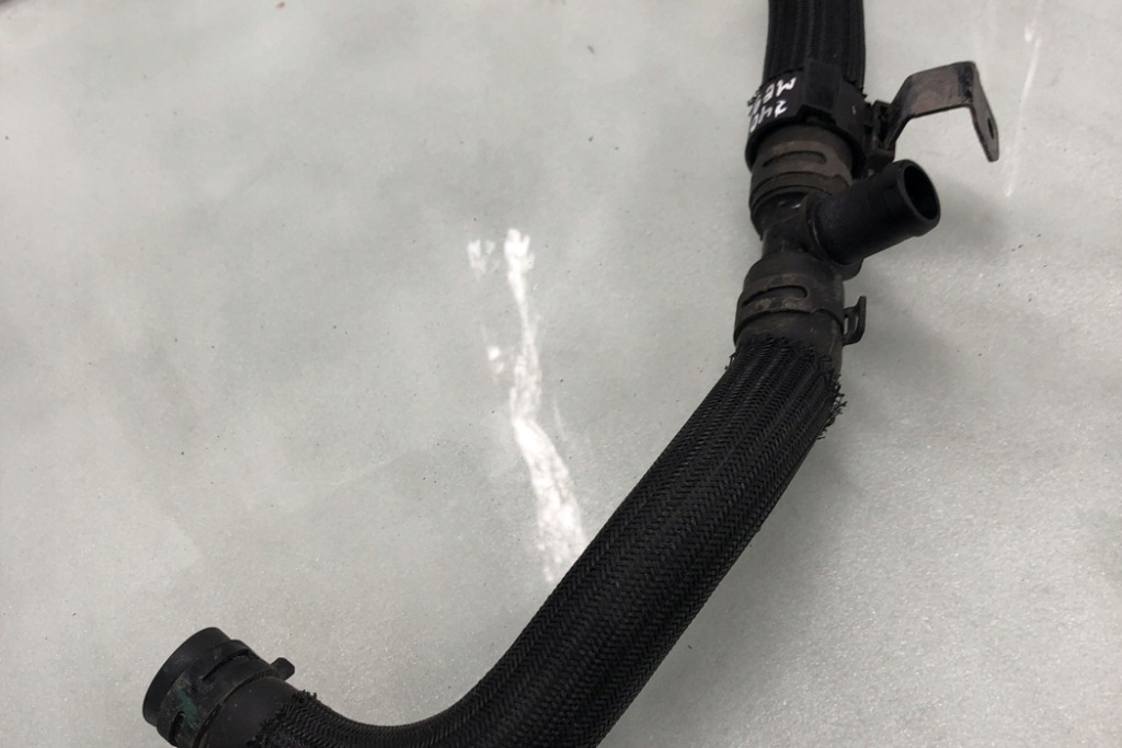 фото №1, Труба охлаждение renault megane iv grandtour k9a/m_ 215038436r electric