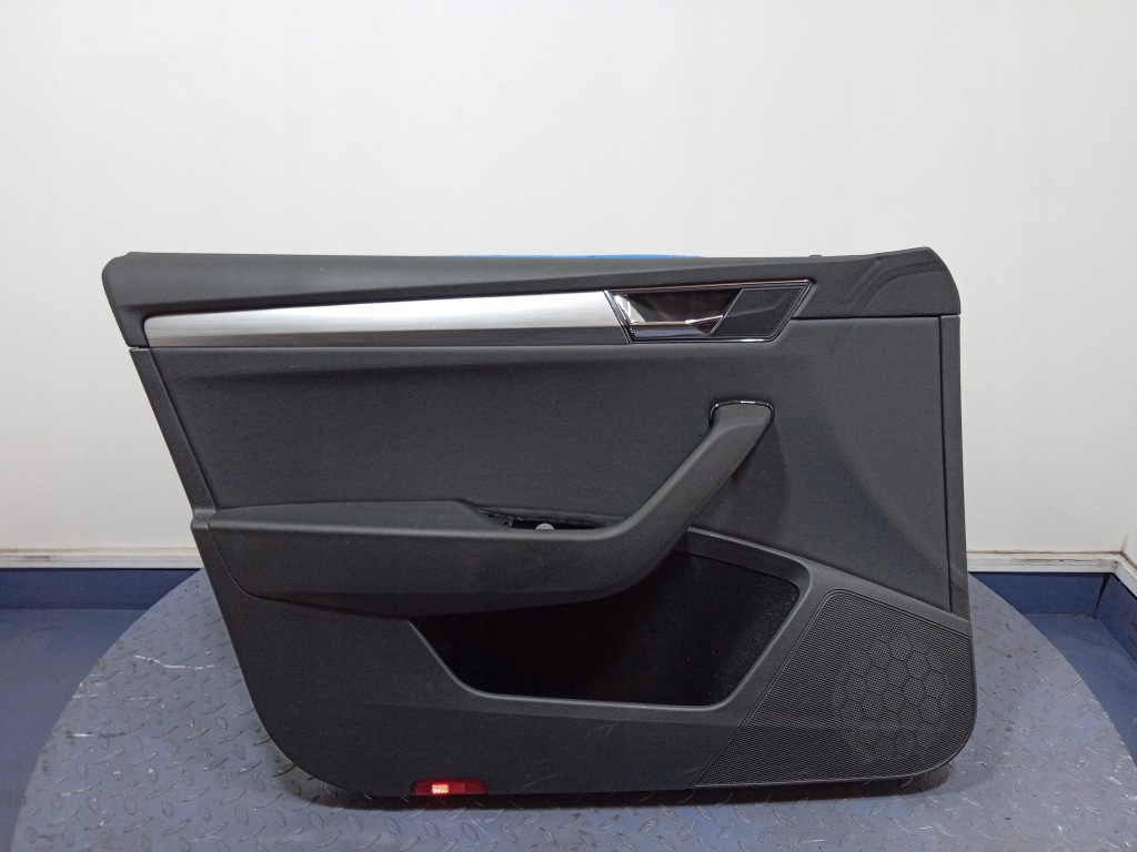 фото №1, Skoda superb iii обивка дверь перед левая 3v1867013