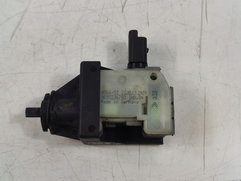 фото №1, Citroen ds5 11-15 привод крышка заливной топлива 9658236780