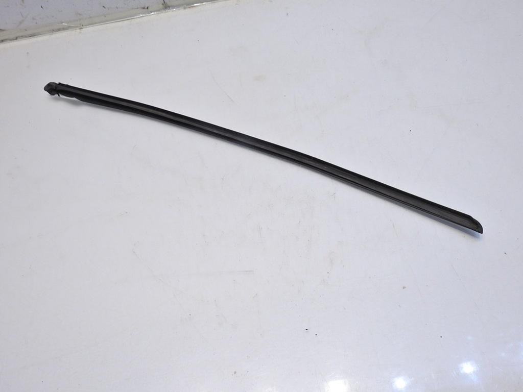 фото №6, Молдинг стекло лобовое левая audi a4 b7