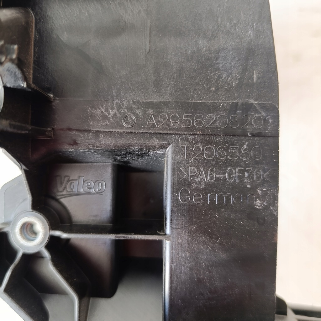 фото №7, Mercedes eqe w295 350+ 2023 кронштейн абсорбер поперечина лівий передній a2956208201