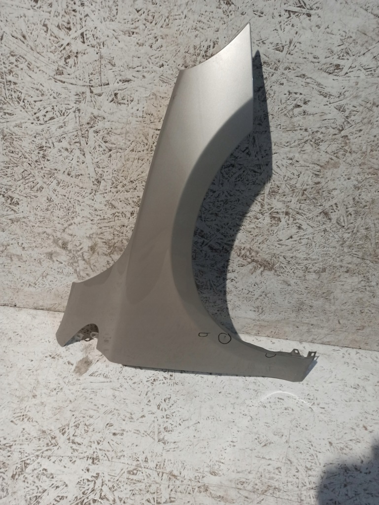 фото №1, Volvo 40 крыло правый перед передний