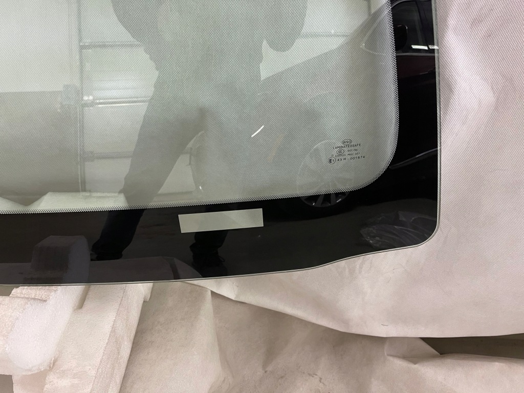 фото №3, Hummer h3 стекло передняя nowa 2005-2010