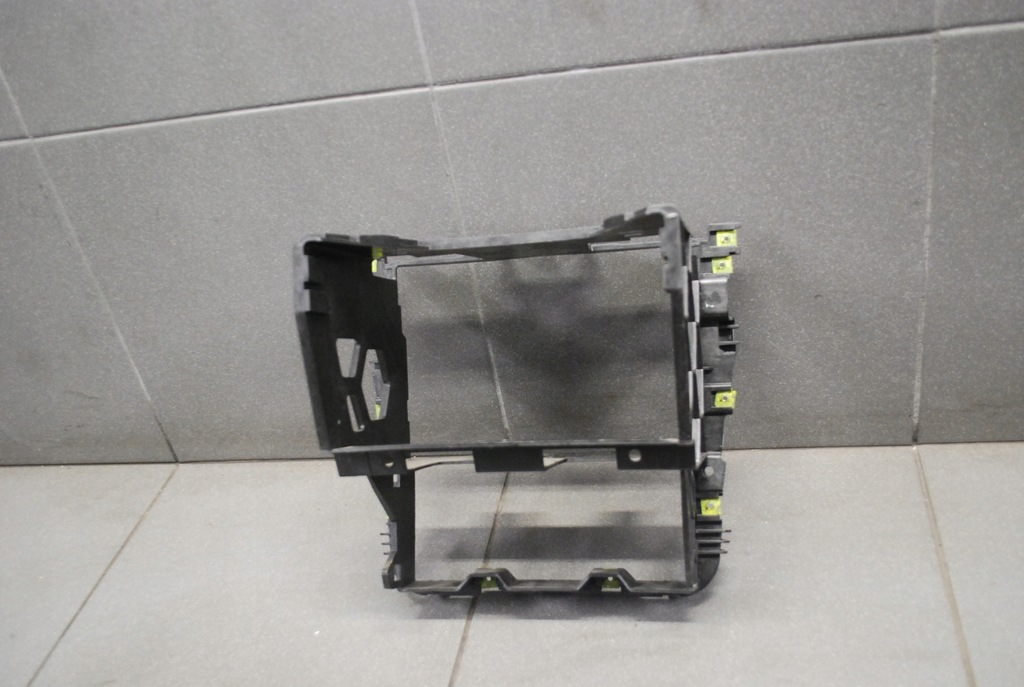 фото №9, Рамка корзина радио vw golf v 1k0858005c