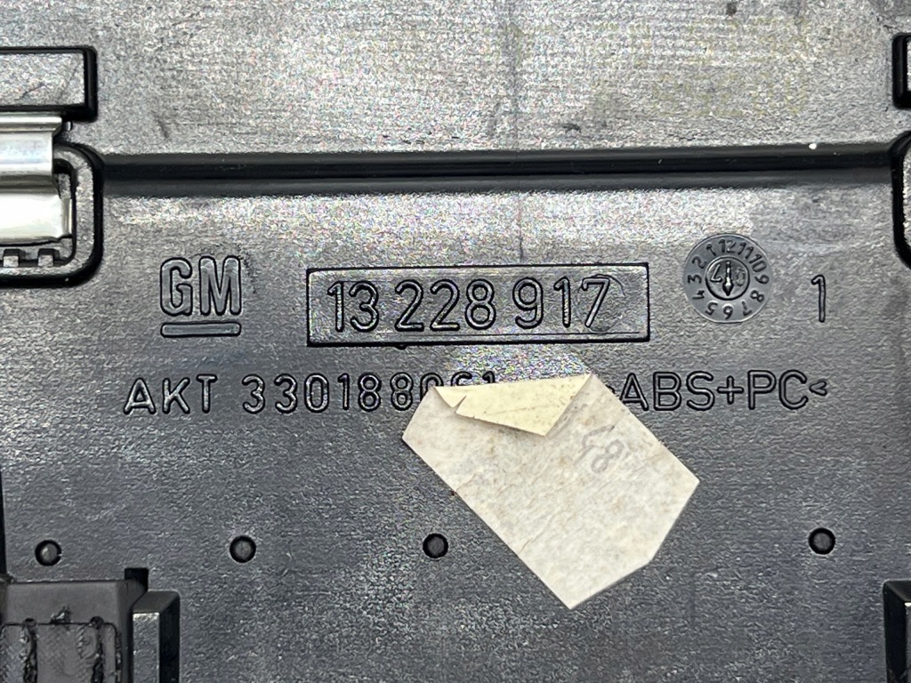 Opel astra h iii gtc решітка обдув ліва бічна 13228917 Зі Шроту