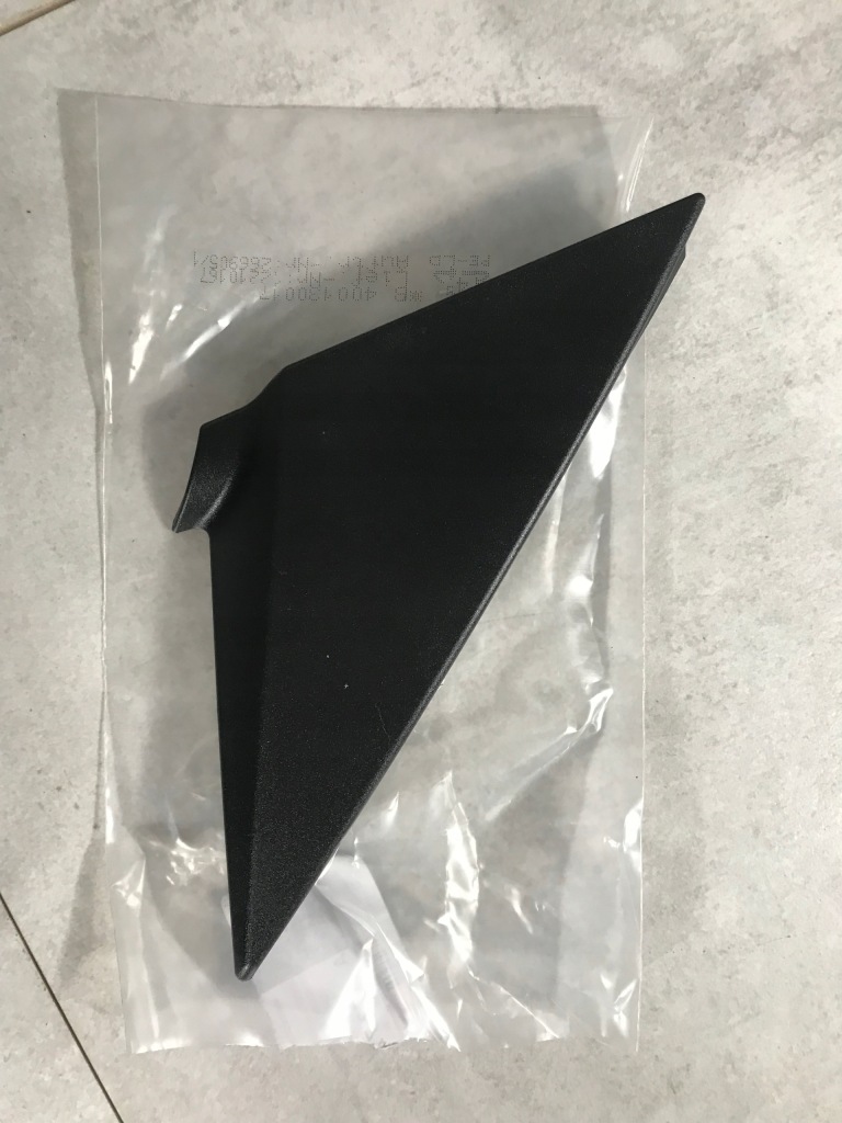 Купить Mercedes slc slk w172 заглушка треугольник дверь левый