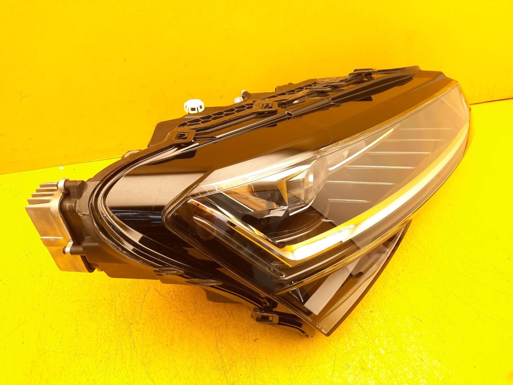 Skoda superb 3 фара перед правый  левая комплект новая  uk в Украине