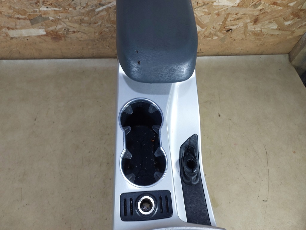 фото №8, Grand c-max mk2 подлокотник туннель средний