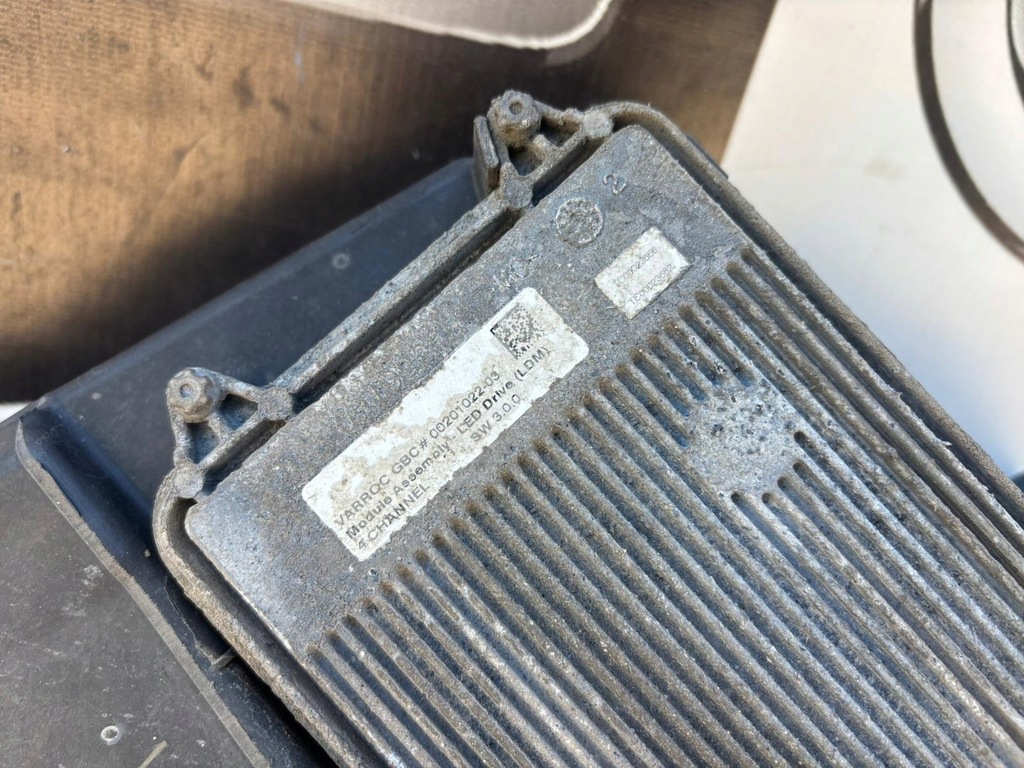 фото №8, Tesla model s лампа права перед lift комплектна europa 1053575