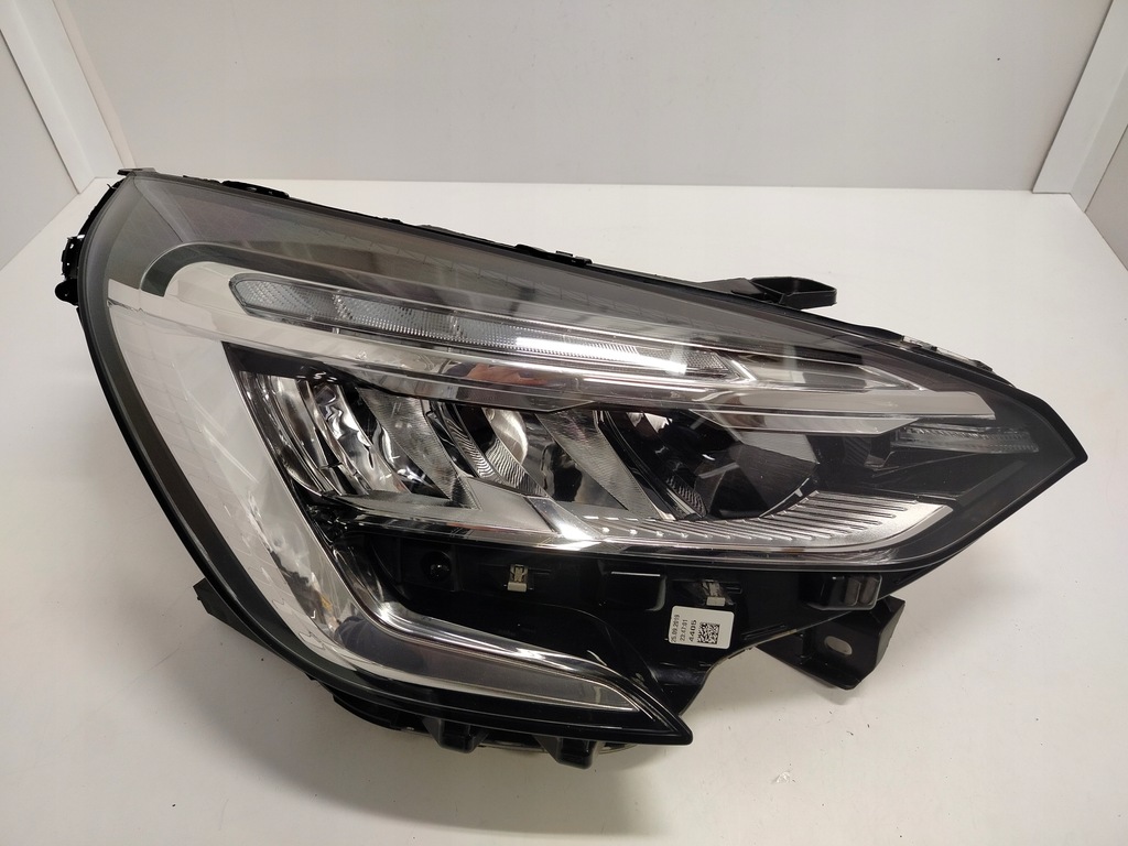 фото №1, Renault clio v led срібляста лампа права