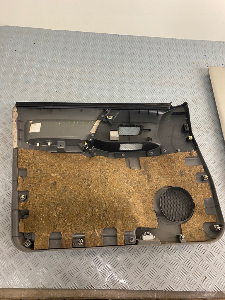 фото №9, Обшивка обивка правый перед mitsubishi pajero iii 00-06r. 5d mr391072