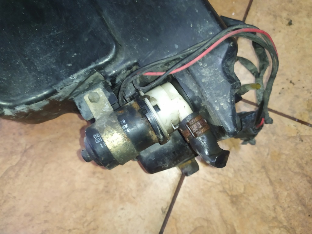 фото №6, Mazda оригінальний номер 855341054 бачок омивача